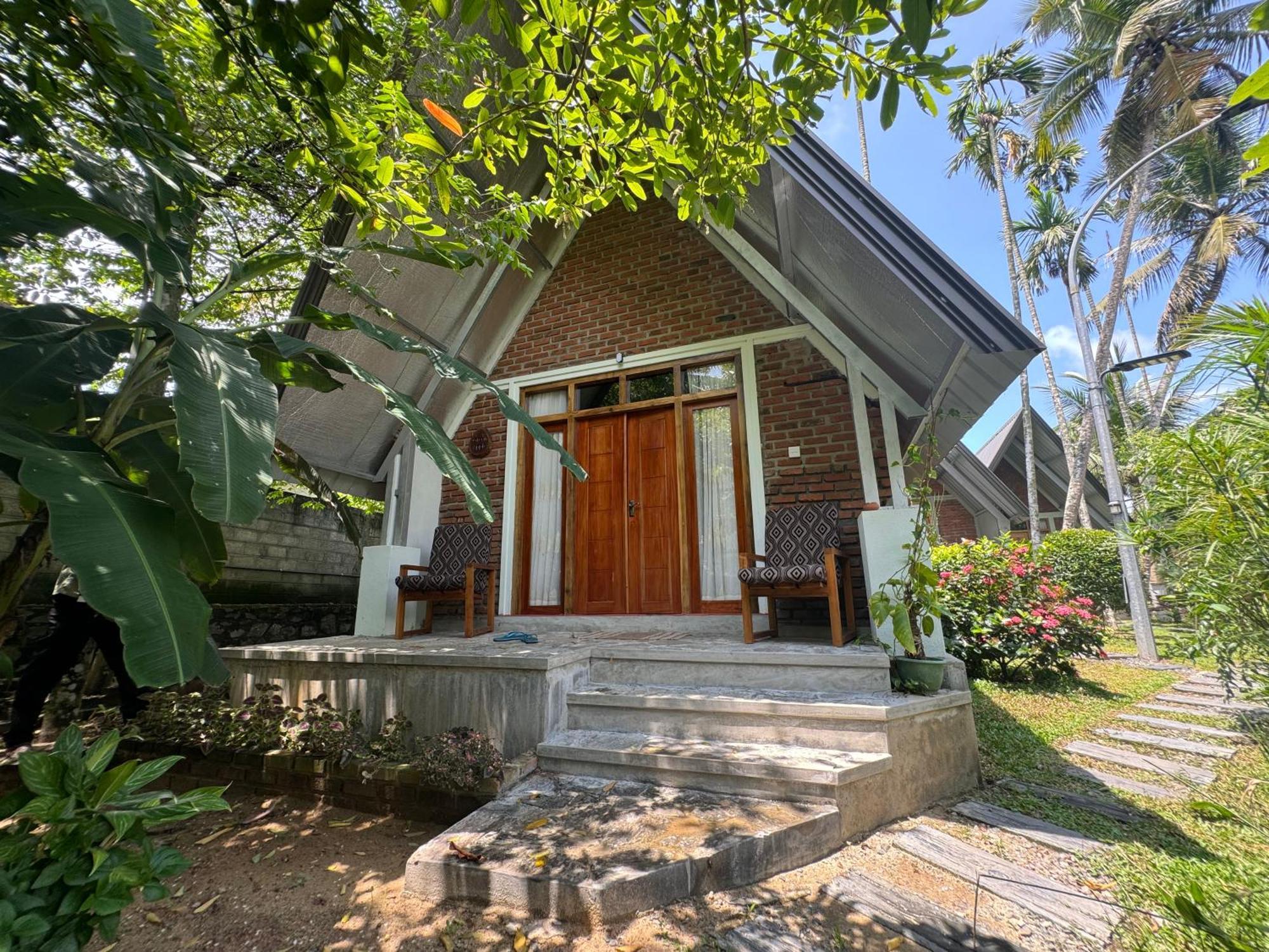 Steps Garden Resort Negombo Bagian luar foto