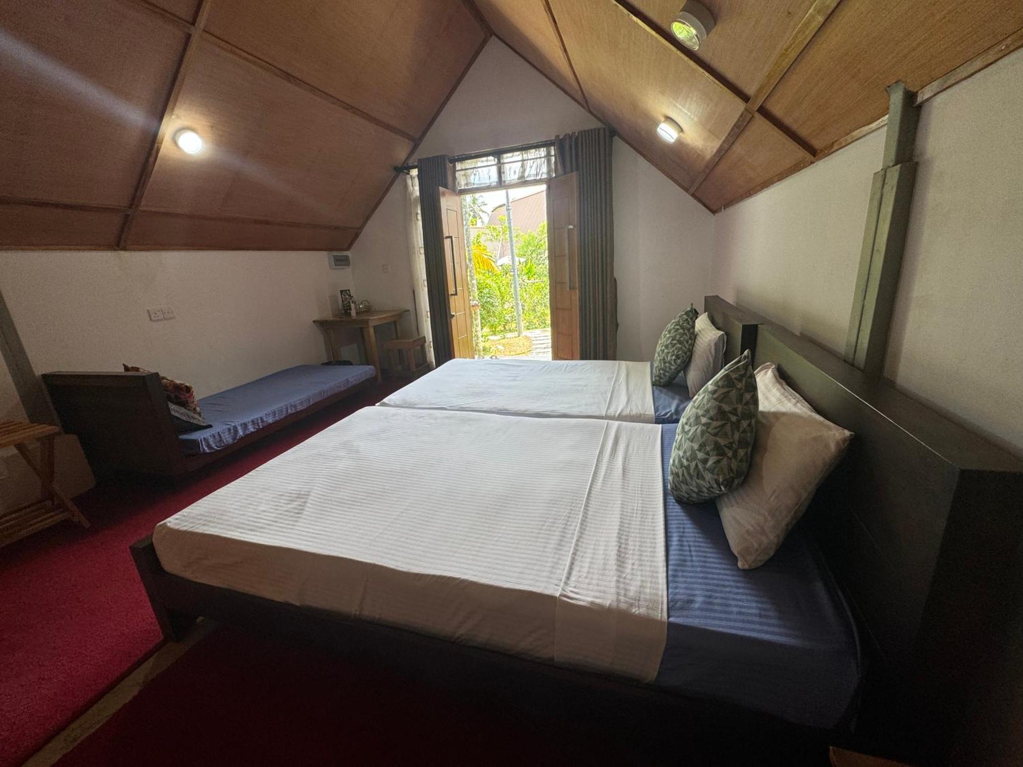 Steps Garden Resort Negombo Bagian luar foto