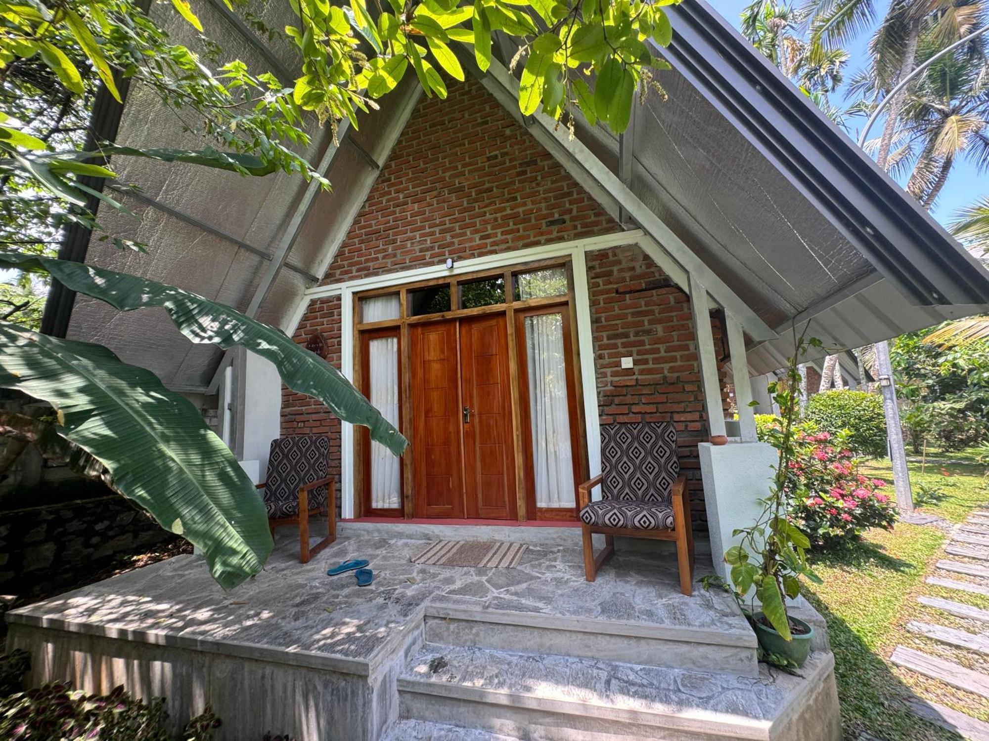 Steps Garden Resort Negombo Bagian luar foto