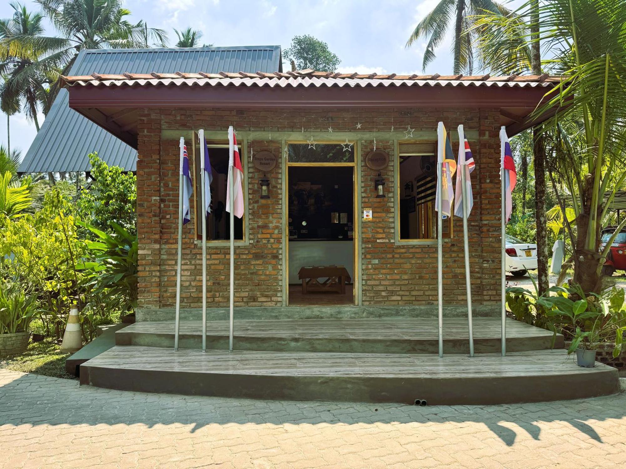 Steps Garden Resort Negombo Bagian luar foto